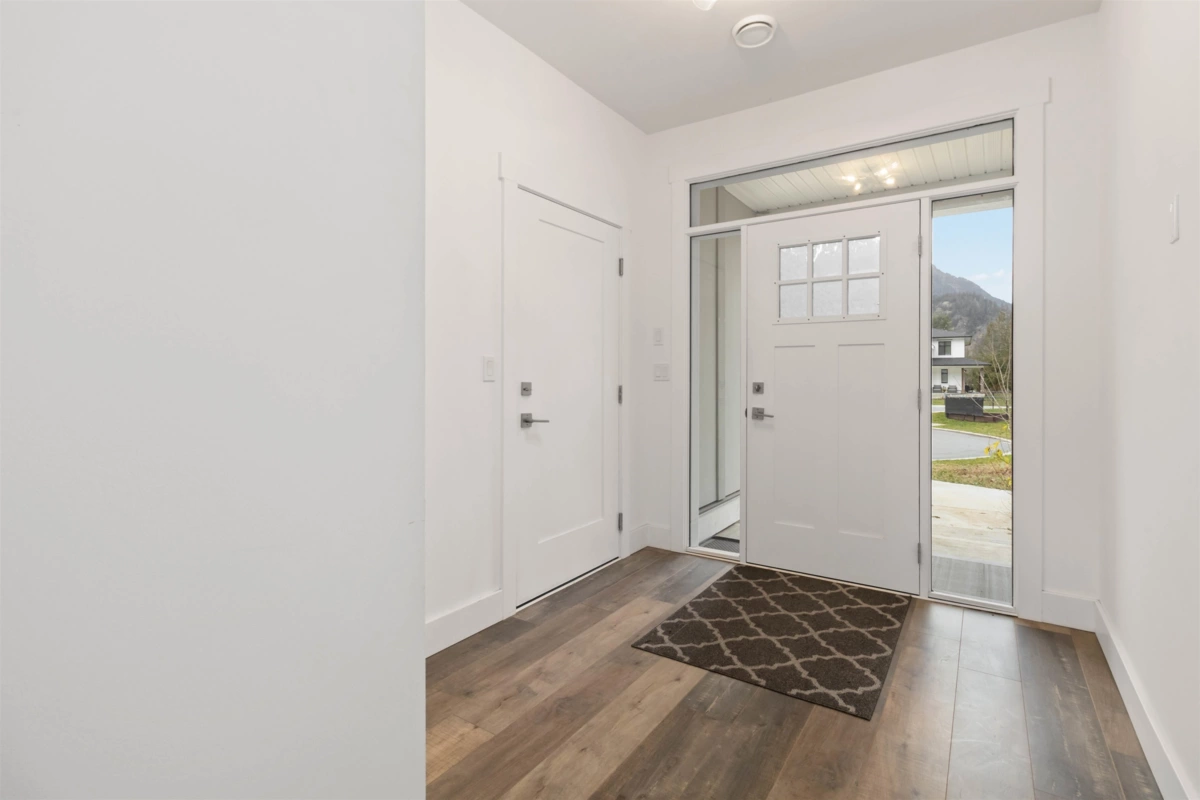 Guest Bathroom Photo of 63886 Beech Avenue, Hope, BC