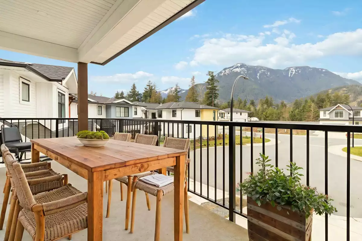 Kitchen Photo of 63886 Beech Avenue, Hope, BC