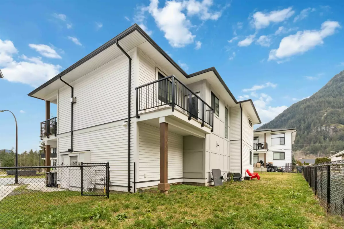 Powder Room Photo of 63886 Beech Avenue, Hope, BC