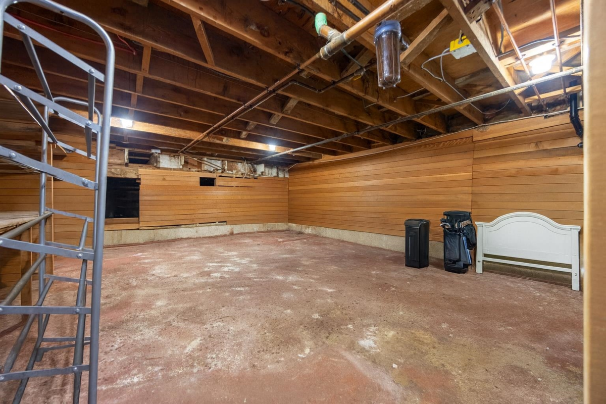Loft / Bonus Room Photo of 873 Baycrest Drive, North Vancouver, BC