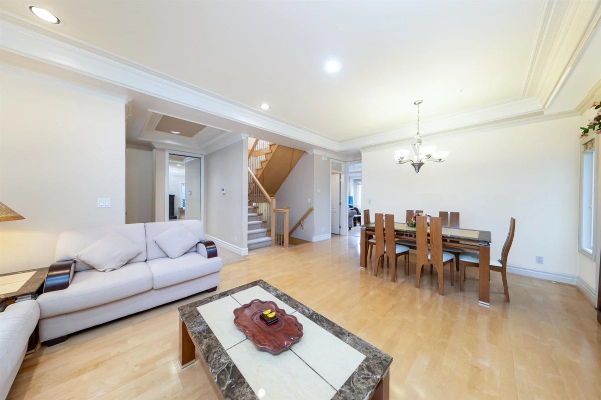 Breakfast Nook Photo of 260 W 63rd Avenue, Vancouver, BC