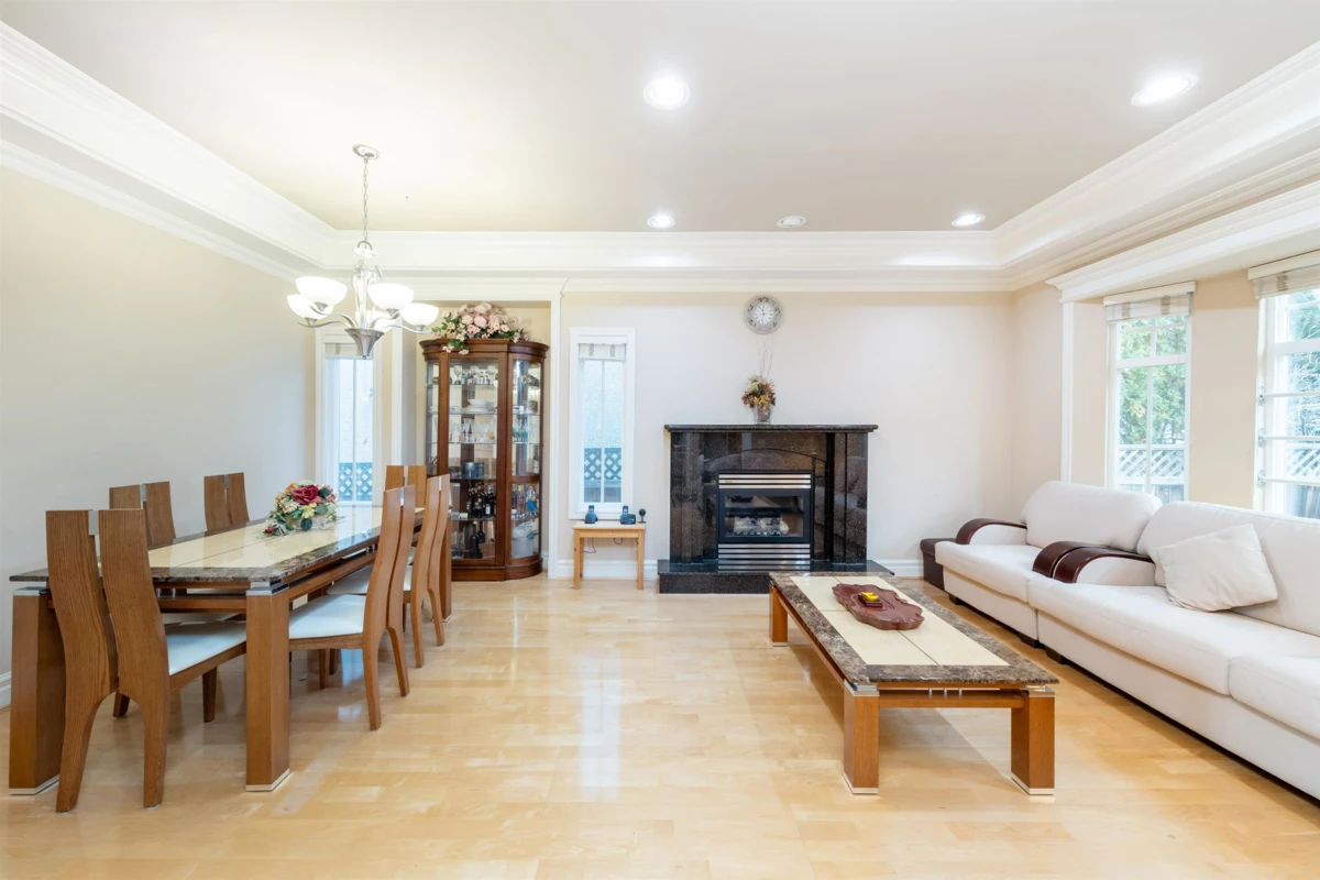 Family Room Photo of 260 W 63rd Avenue, Vancouver, BC