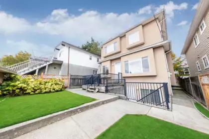 Garden / Landscaping Photo of 260 W 63rd Avenue, Vancouver, BC
