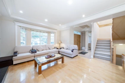 Kitchen Island Photo of 260 W 63rd Avenue, Vancouver, BC