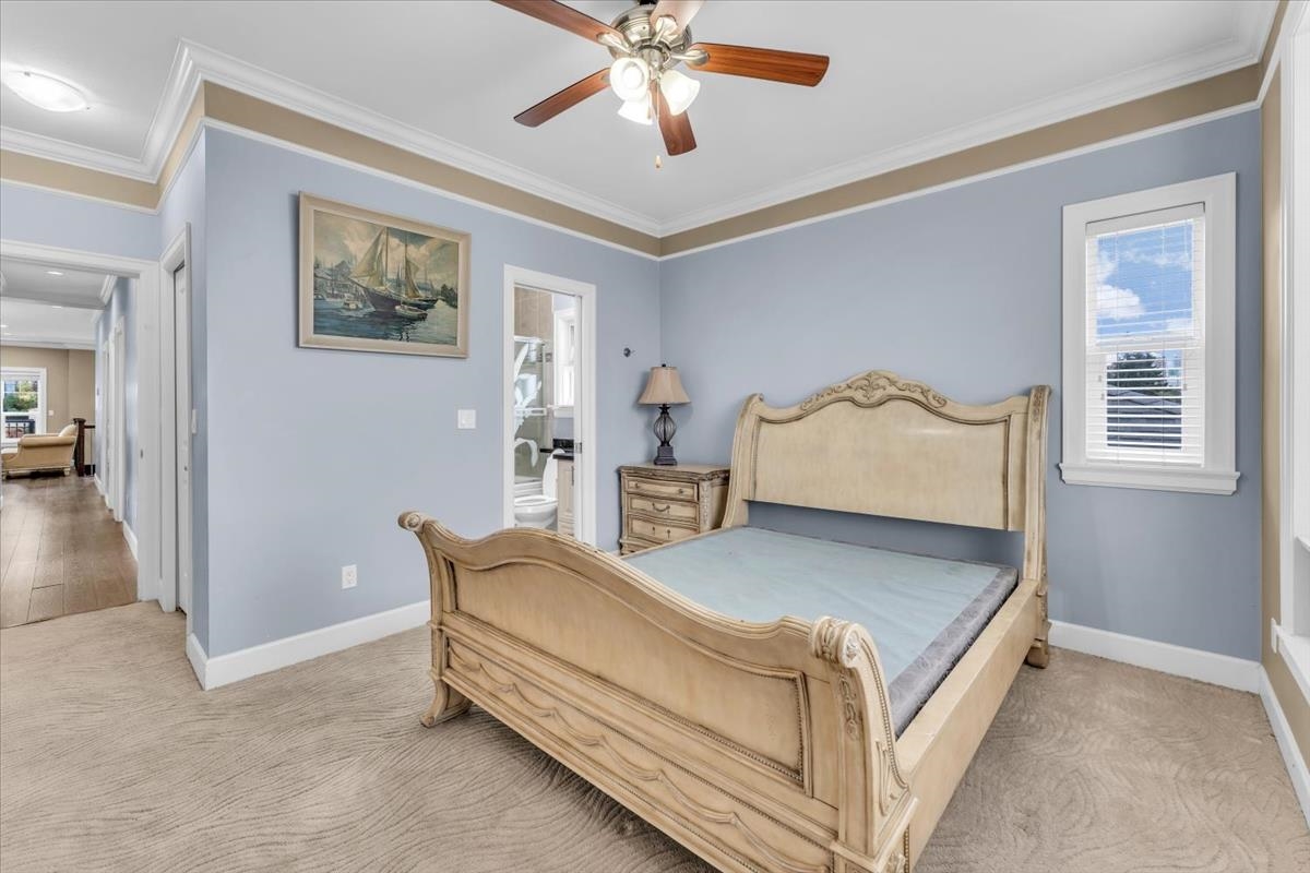 Primary Bathroom Photo of 6080 Mckee Street, Burnaby, BC