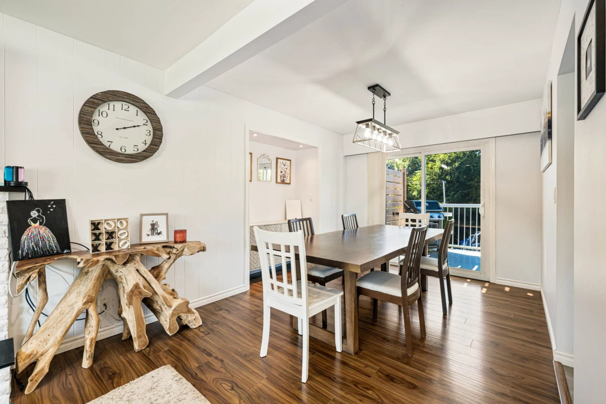 Breakfast Nook Photo of 10107 Shamrock Drive, Chilliwack, BC