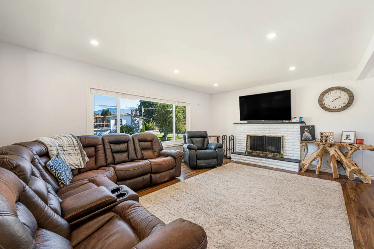 Dining Area Photo of 10107 Shamrock Drive, Chilliwack, BC
