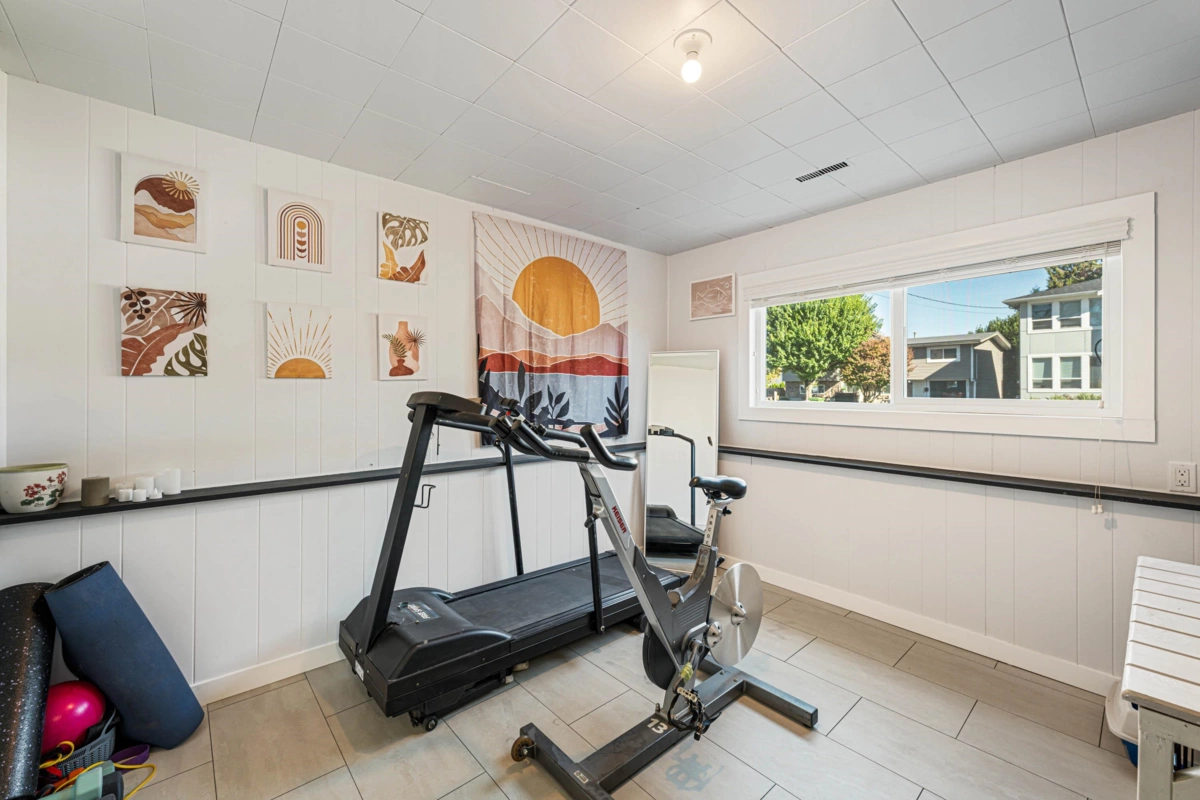 Entry Foyer Photo of 10107 Shamrock Drive, Chilliwack, BC