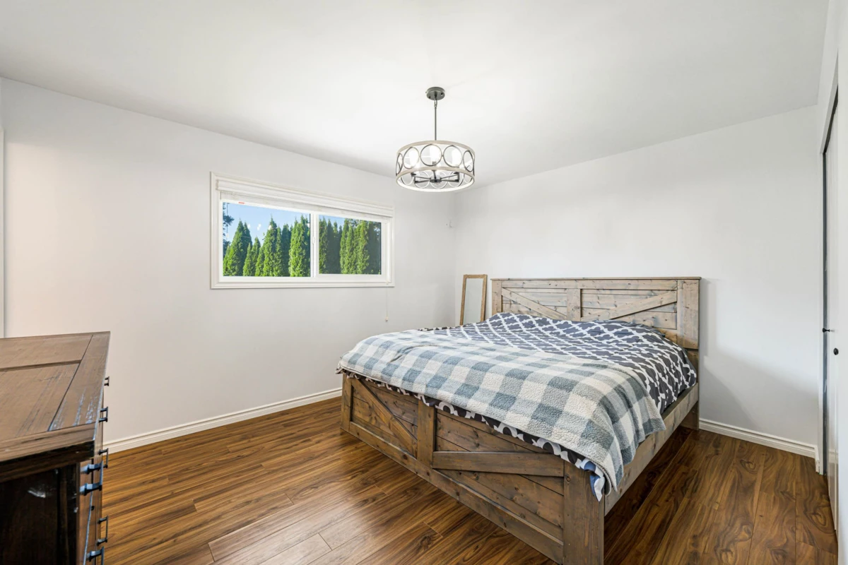 Guest Bathroom Photo of 10107 Shamrock Drive, Chilliwack, BC