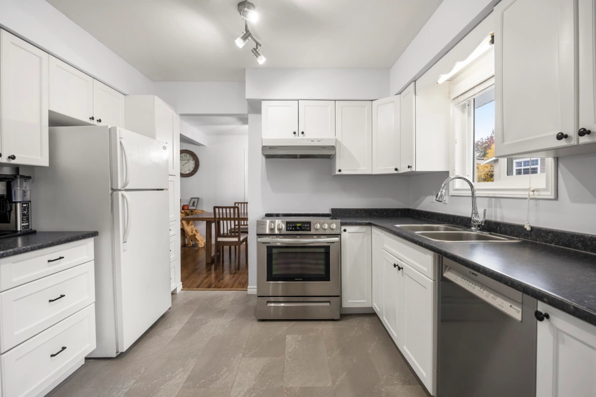 Walk-In Closet Photo of 10107 Shamrock Drive, Chilliwack, BC