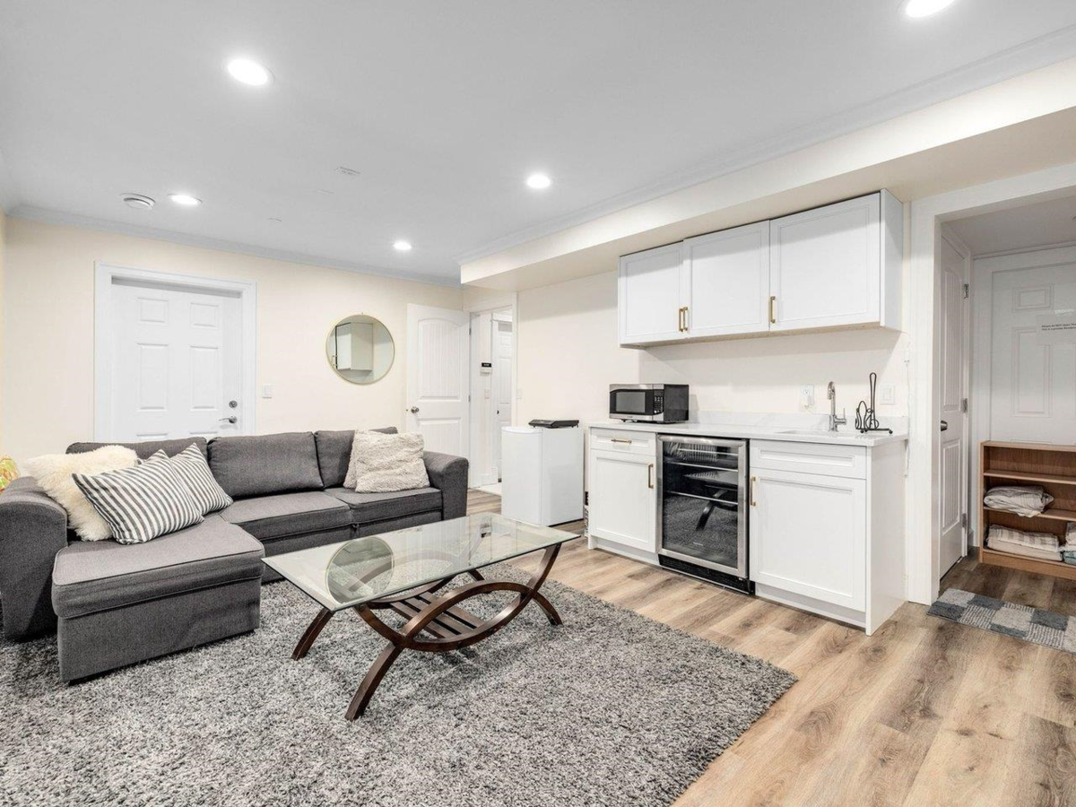 Aerial View of 15354 Royal Avenue, White Rock, BC