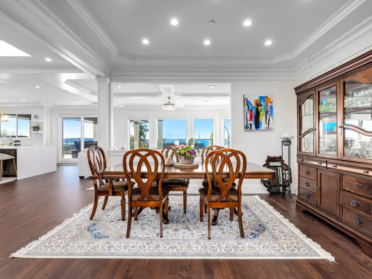 Primary Bedroom Photo of 15354 Royal Avenue, White Rock, BC