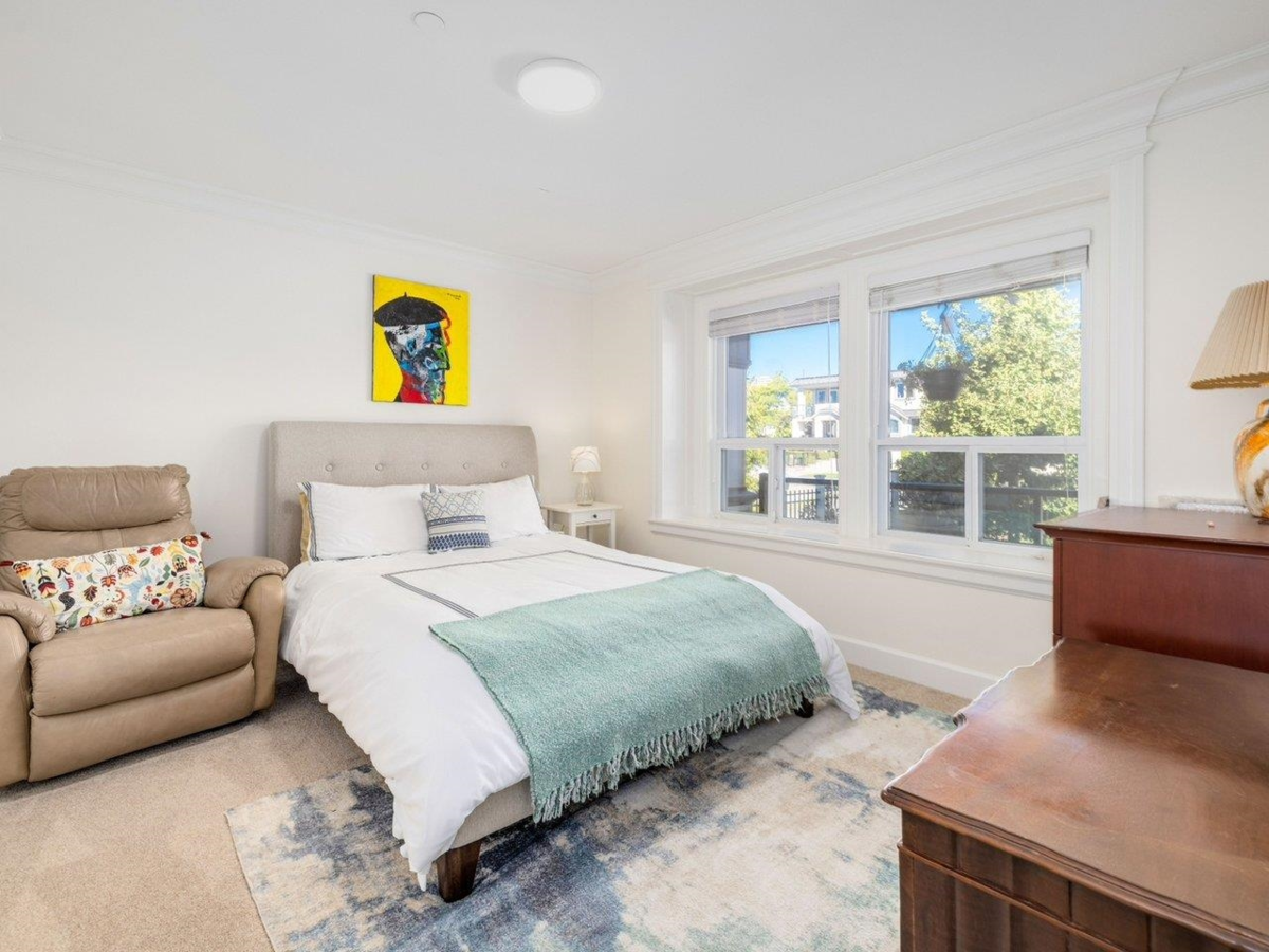 Staircase Photo of 15354 Royal Avenue, White Rock, BC