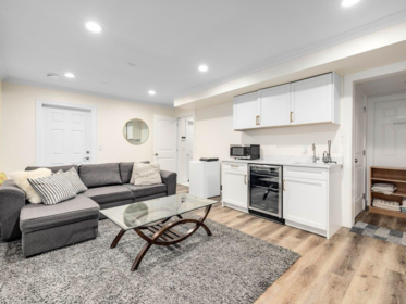 Aerial View of 15354 Royal Avenue, White Rock, BC