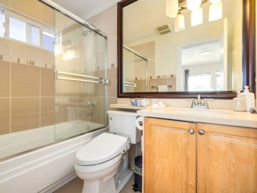 Hallway Photo of 15354 Royal Avenue, White Rock, BC