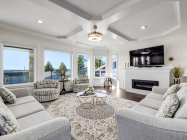 15354 Royal Avenue, White Rock, BC, White Rock — Single Family Residence for sale