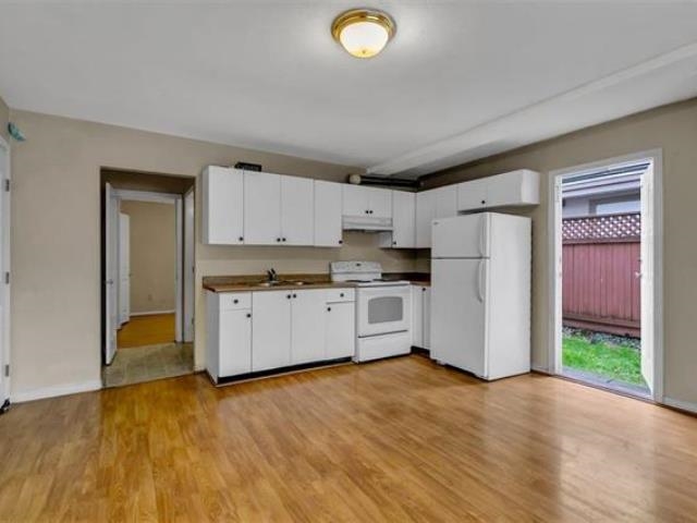 Entry Foyer Photo of 6550 128 Street, Surrey, BC