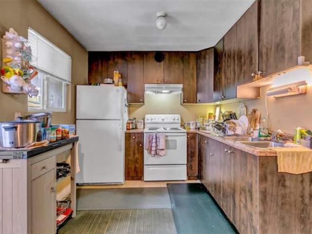 Front Yard Photo of 6550 128 Street, Surrey, BC