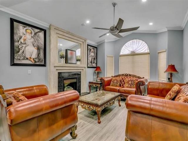 Kitchen Island Photo of 6550 128 Street, Surrey, BC