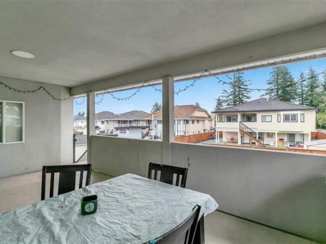 Powder Room Photo of 6550 128 Street, Surrey, BC