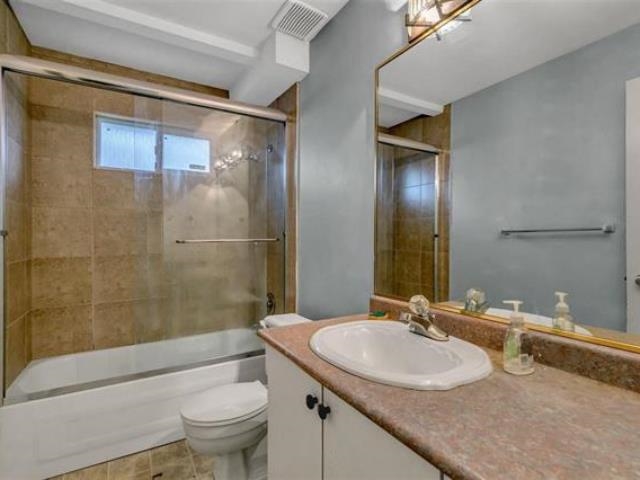 Staircase Photo of 6550 128 Street, Surrey, BC