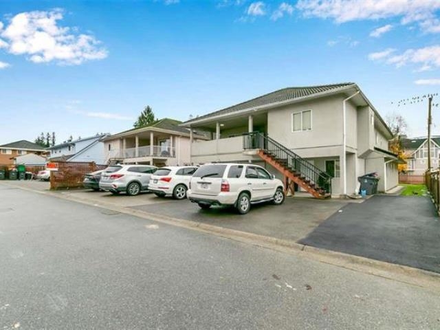 Swimming Pool Photo of 6550 128 Street, Surrey, BC