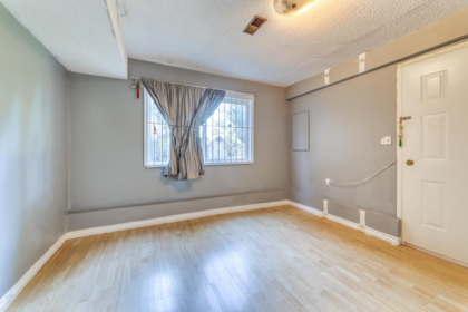 Kitchen Island Photo of 6500 Yeats Crescent, Richmond, BC