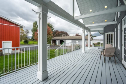 Hallway Photo of 42872 South Sumas Road, Chilliwack, BC
