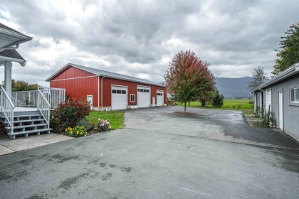 Hot Tub / Spa Photo of 42872 South Sumas Road, Chilliwack, BC