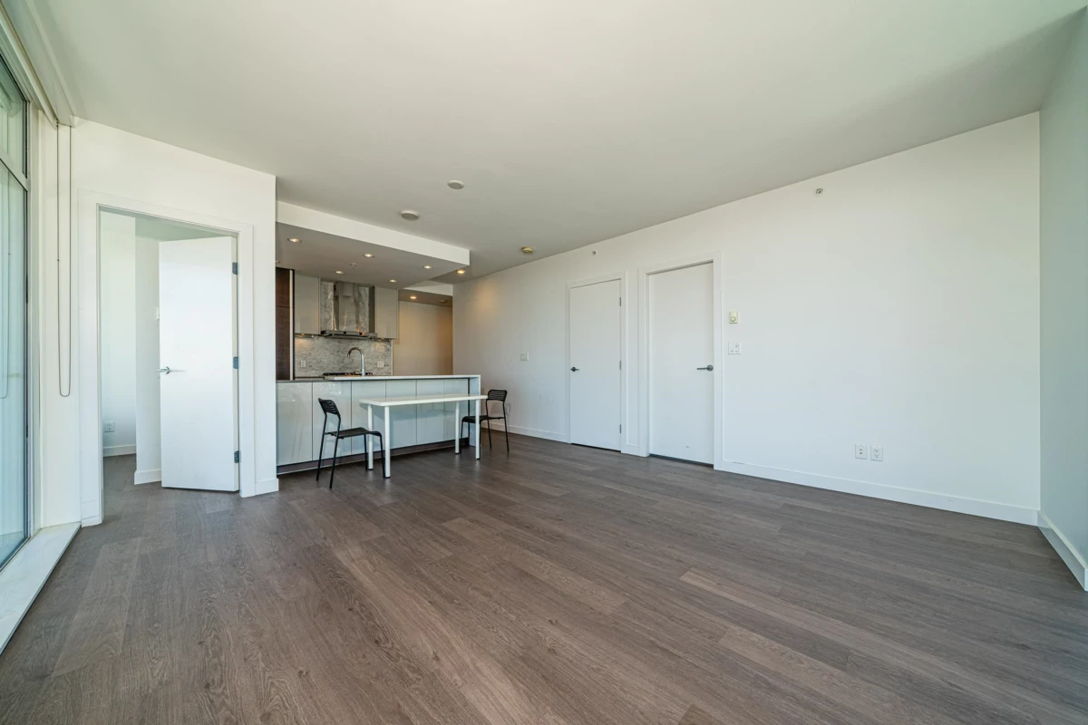 Kitchen Photo of 4010 4670 Assembly Way, Burnaby, BC
