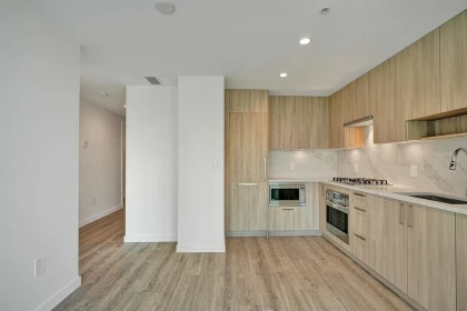 708 13350 Central Avenue, Surrey, BC, Surrey — Apartment/Condo for sale