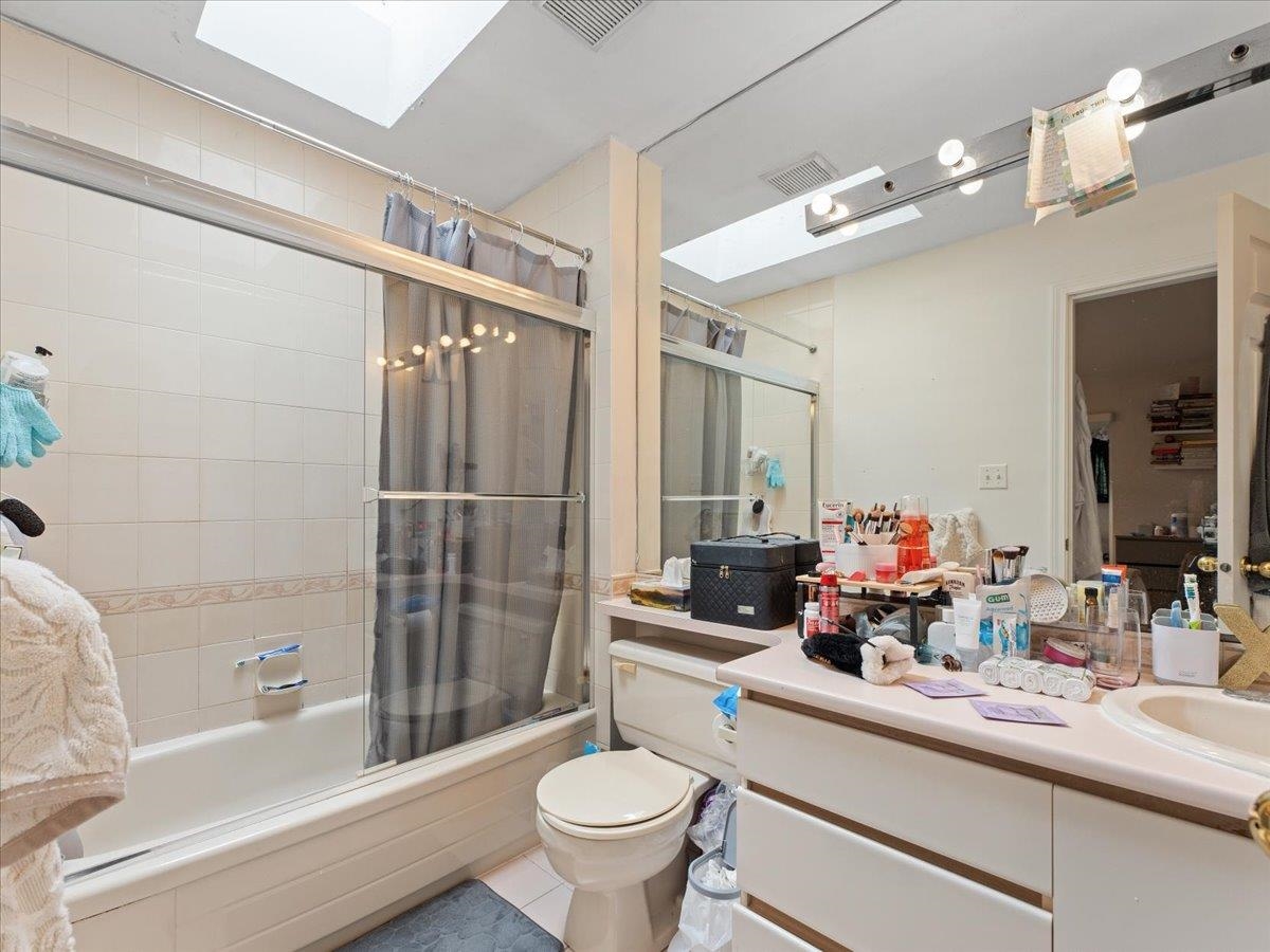 Breakfast Nook Photo of 6288 Cambie Street, Vancouver, BC