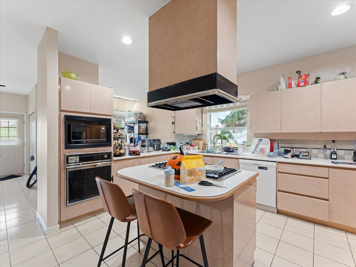 Exterior Front Photo of 6288 Cambie Street, Vancouver, BC