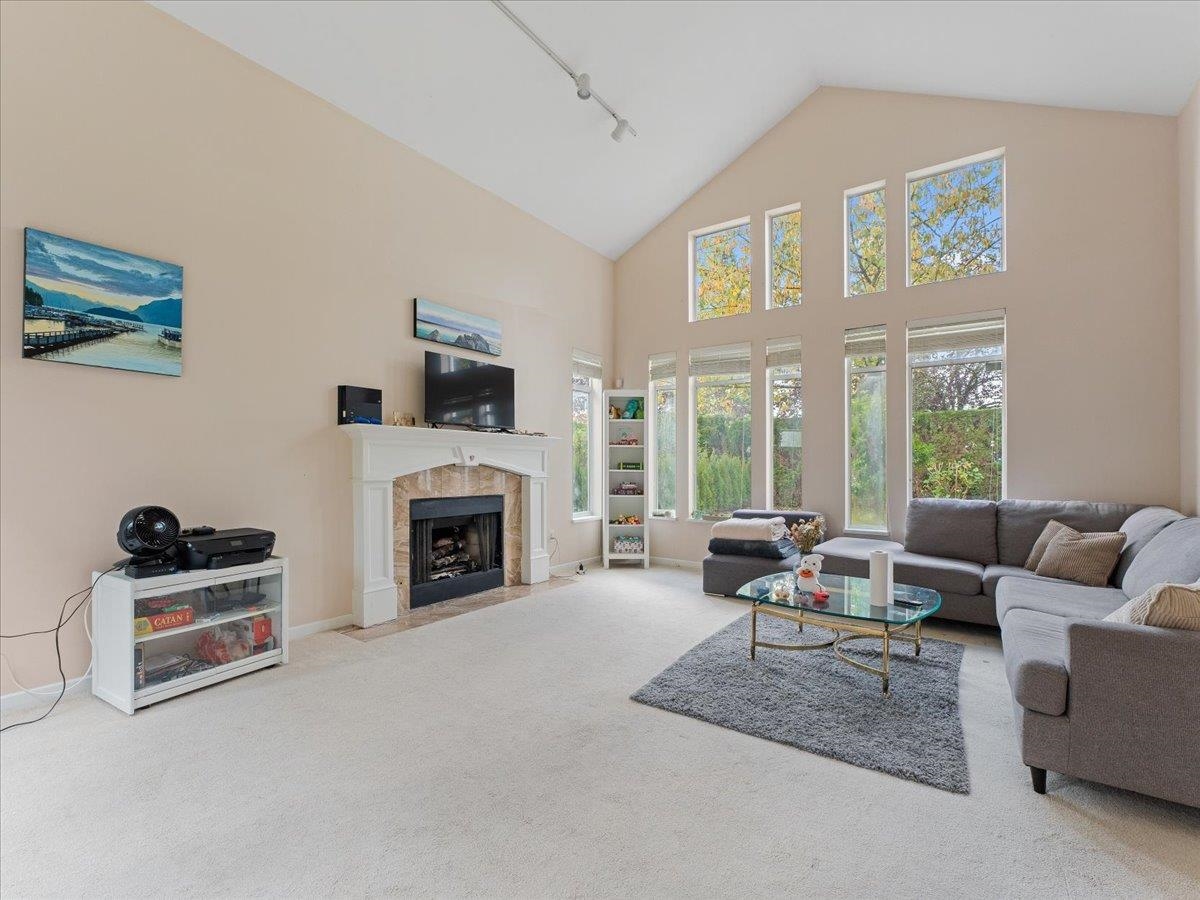 Family Room Photo of 6288 Cambie Street, Vancouver, BC