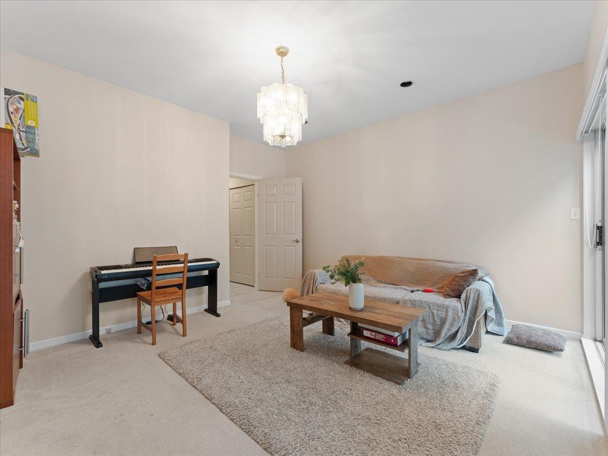 Kitchen Island Photo of 6288 Cambie Street, Vancouver, BC