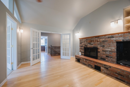 Entry Foyer Photo of 33033 Banff Place, Abbotsford, BC
