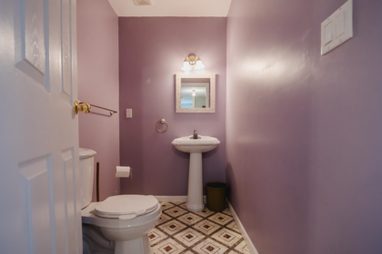 Primary Bathroom Photo of 33033 Banff Place, Abbotsford, BC