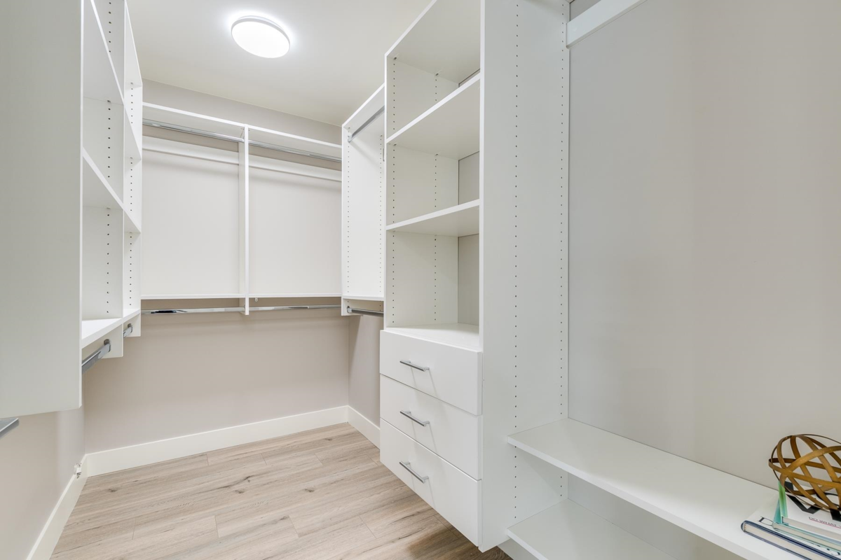 Entry Foyer Photo of 3427 Victoria Drive, Coquitlam, BC