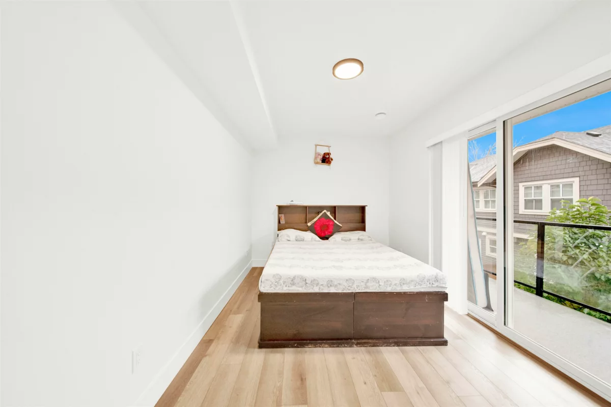 Family Room Photo of 33 10488 124 Street, Surrey, BC