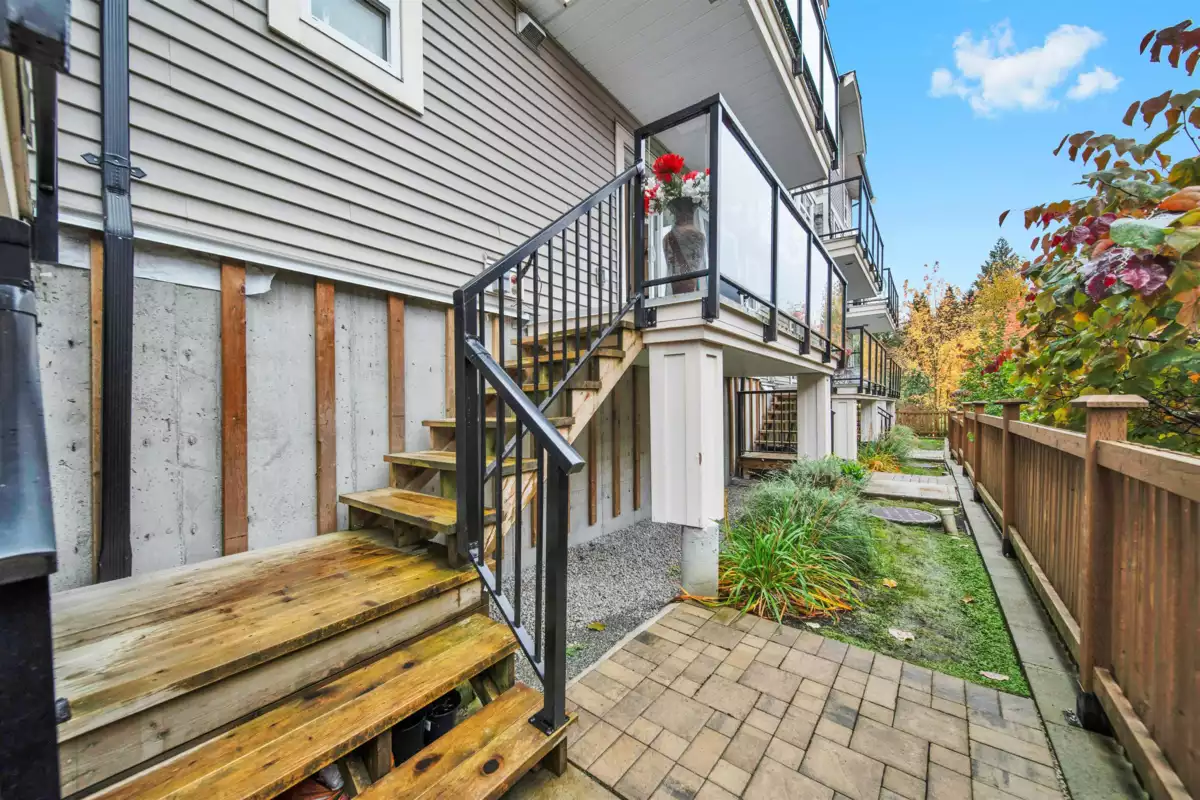 Front Yard Photo of 33 10488 124 Street, Surrey, BC