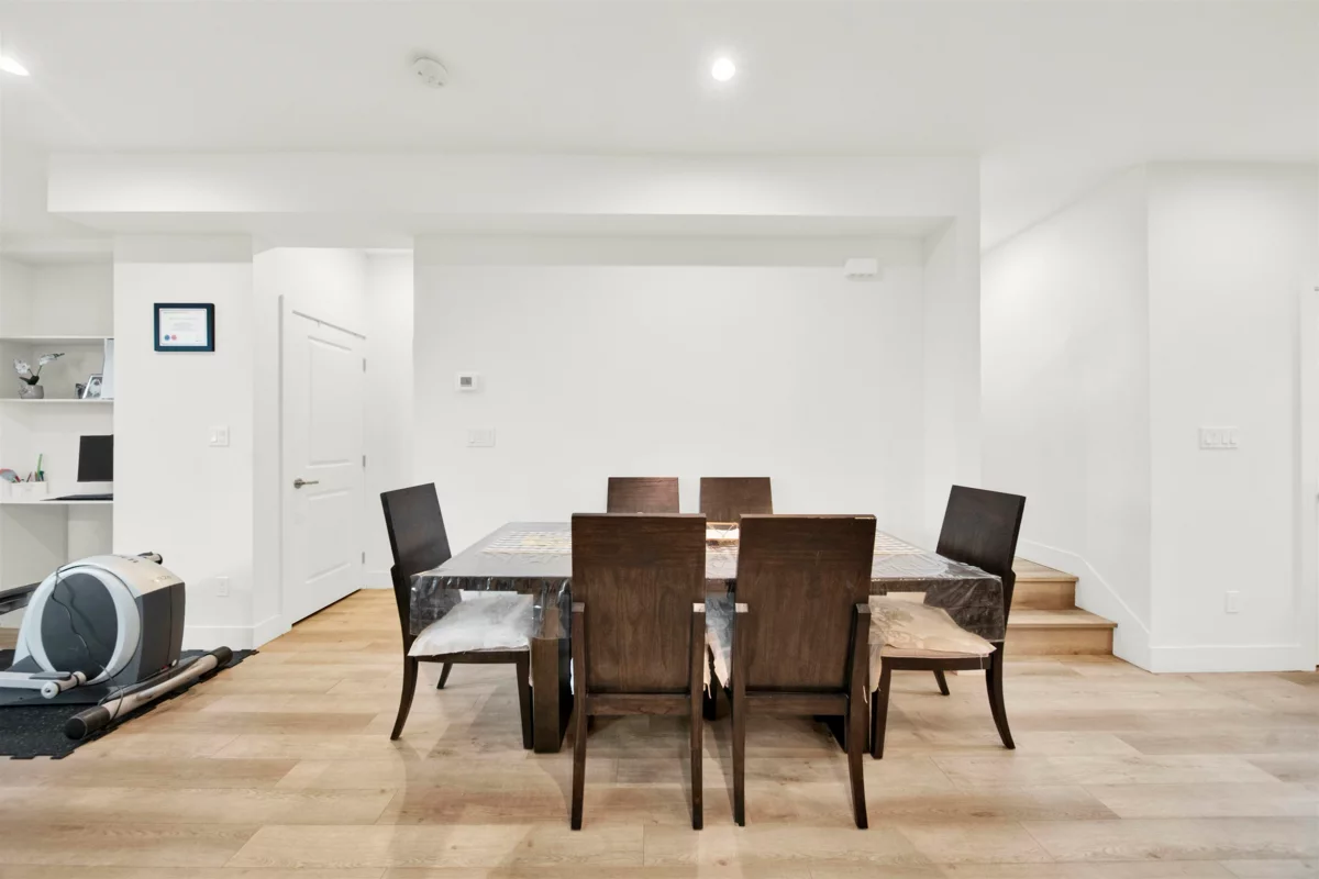 Primary Bathroom Photo of 33 10488 124 Street, Surrey, BC