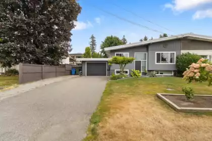 2174 Lynden Street, Abbotsford, BC, Abbotsford — Half Duplex for sale