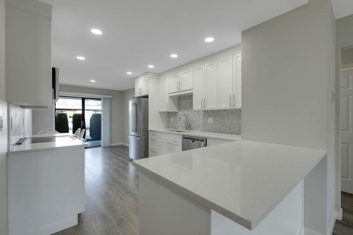 Breakfast Nook Photo of 57 32959 George Ferguson Way, Abbotsford, BC