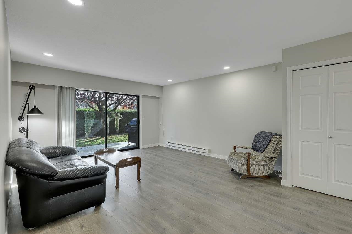 Dining Area Photo of 57 32959 George Ferguson Way, Abbotsford, BC