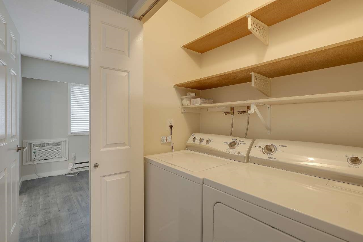 Entry Foyer Photo of 57 32959 George Ferguson Way, Abbotsford, BC