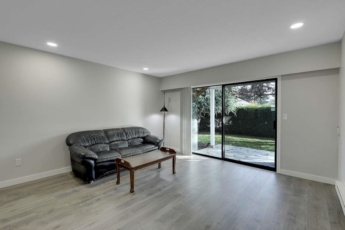 Family Room Photo of 57 32959 George Ferguson Way, Abbotsford, BC