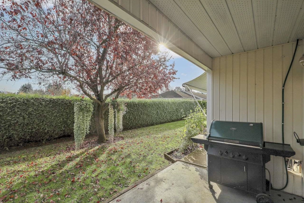 Garden / Landscaping Photo of 57 32959 George Ferguson Way, Abbotsford, BC