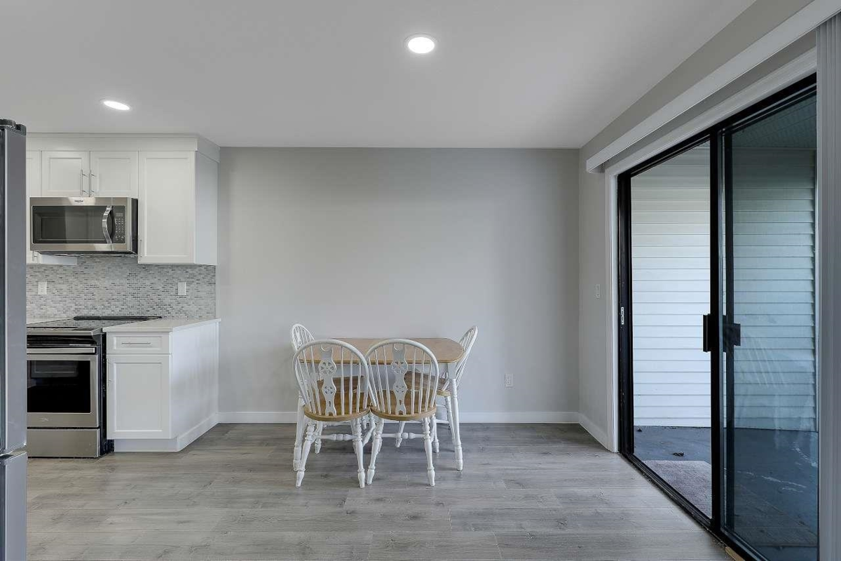 Guest Bathroom Photo of 57 32959 George Ferguson Way, Abbotsford, BC