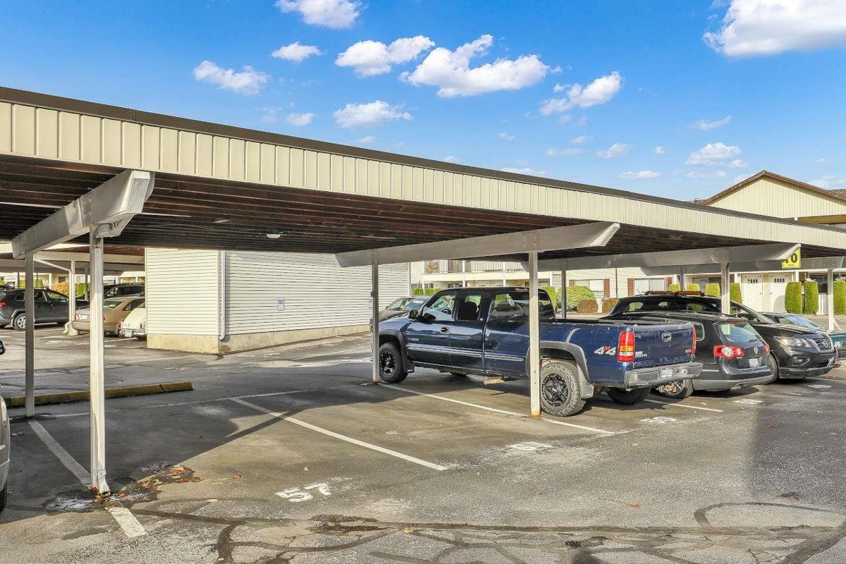 Hot Tub / Spa Photo of 57 32959 George Ferguson Way, Abbotsford, BC