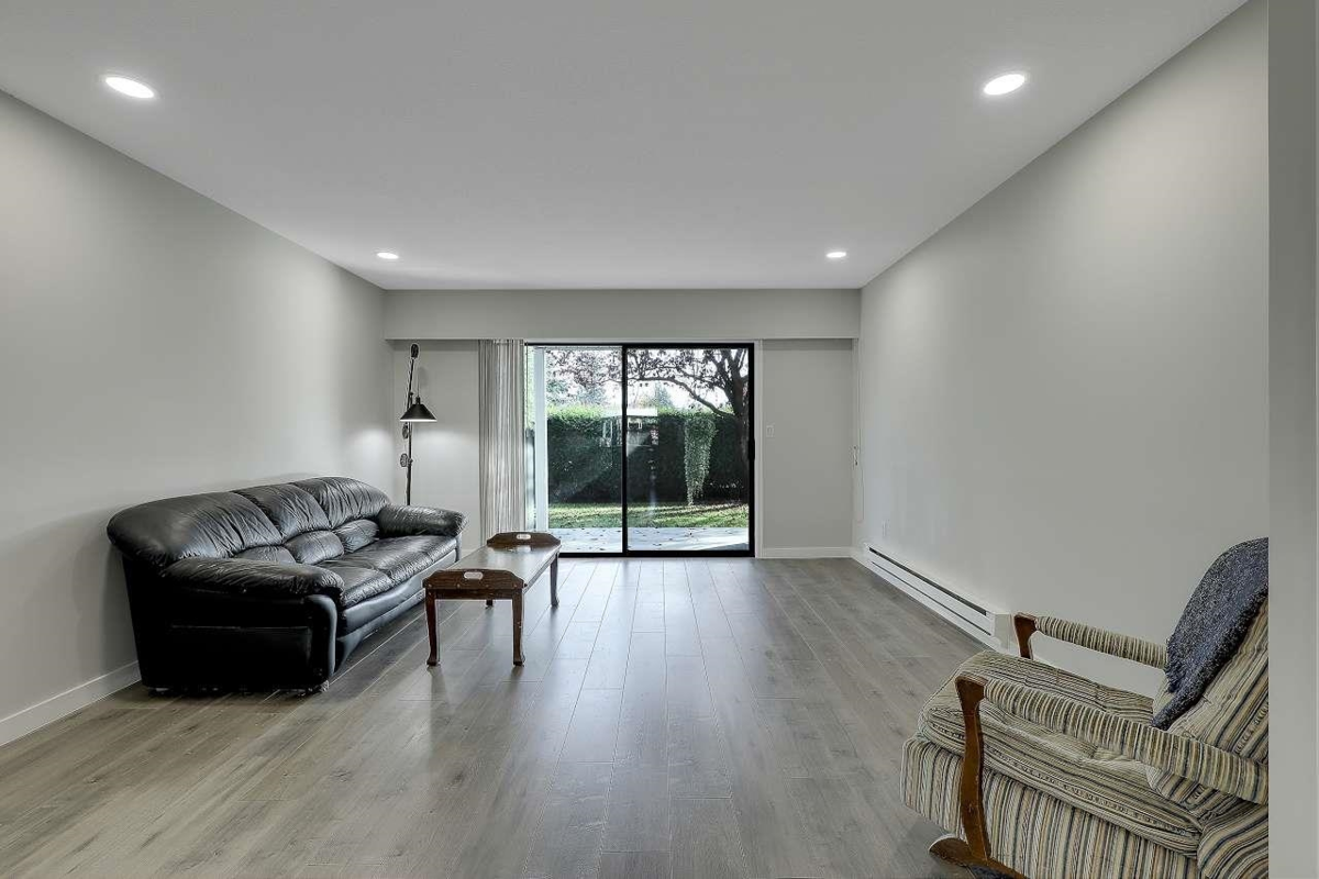 Living Room Photo of 57 32959 George Ferguson Way, Abbotsford, BC